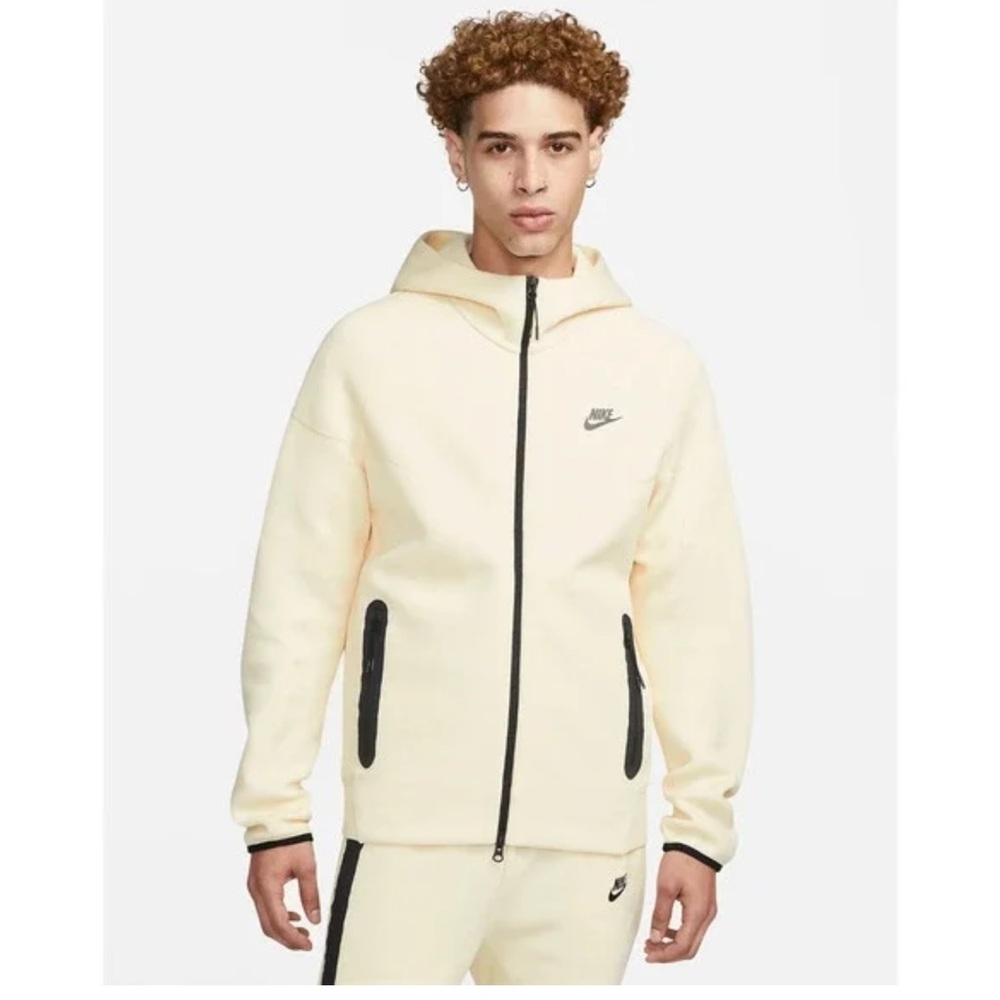 Nike Tech hoodie - Adult small